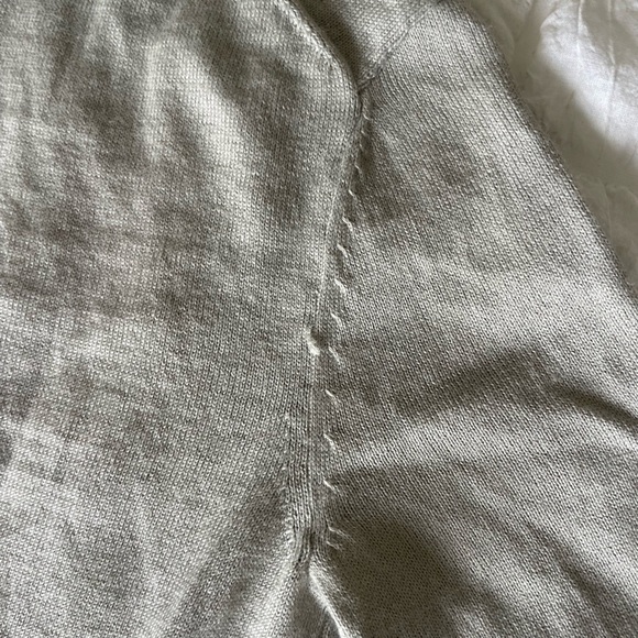 Calvin Klein Gray V-Neck Collar Sweater Soft Knit Classic - Picture 9 of 11